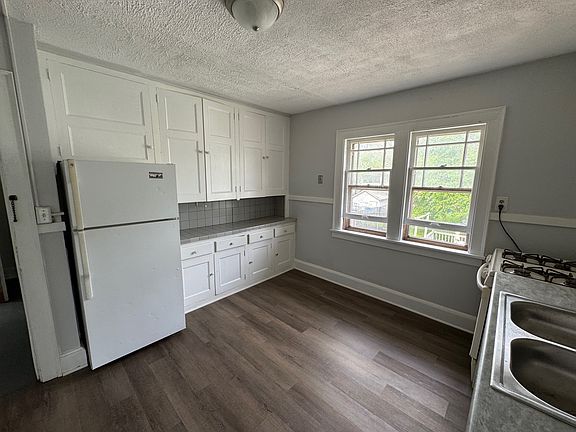 4th image of 1220 22nd Ave #2