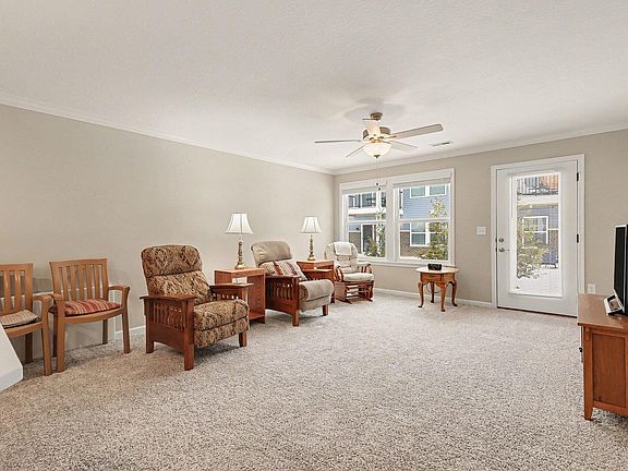3rd image of 725 Walton Terrace Dr