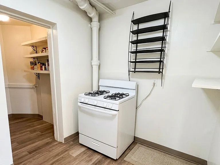 285 Fox St #B — Photo 5