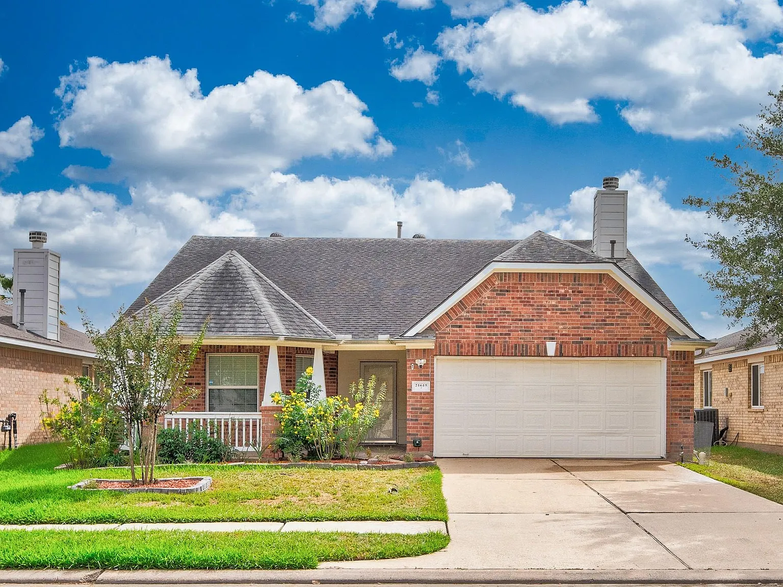 3 bed, 2.0 bath, 1724 sqft, $1,950 — Photo 1