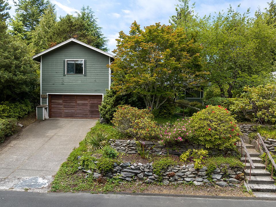 1st image of 830 SW Dolores Dr