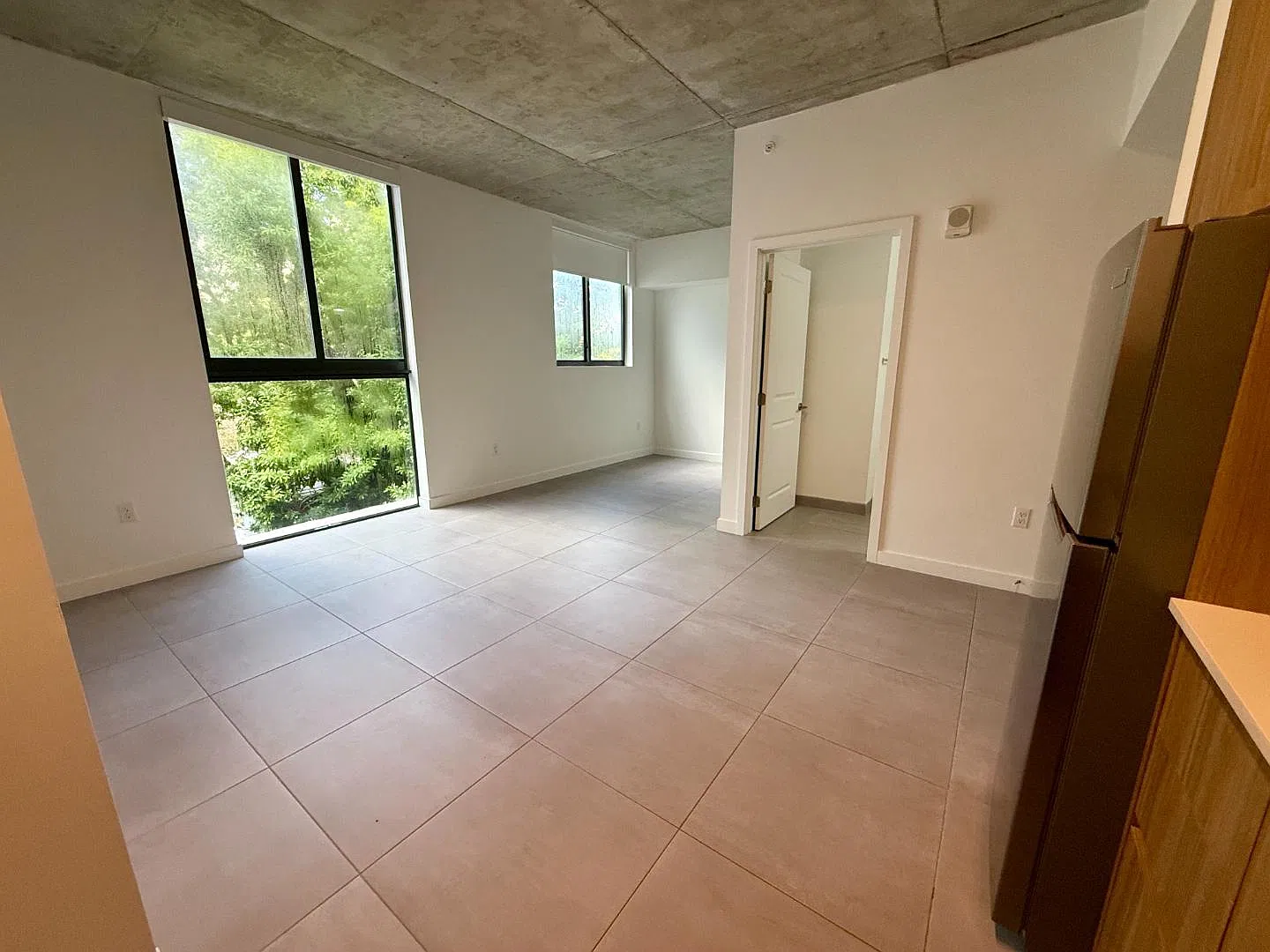 Studio, 400 sqft, $1,700 — Photo 3