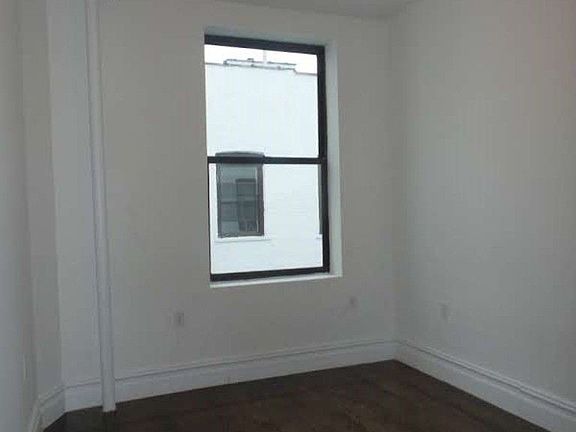 4th image of 2305 30th Ave #D8