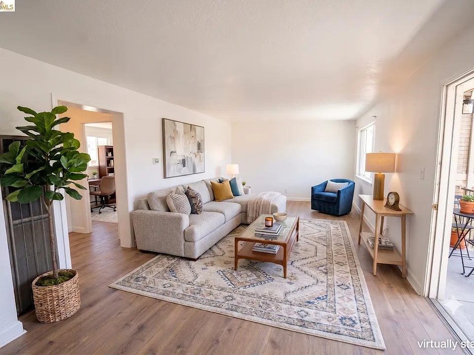 2015 Hearst Ave #3