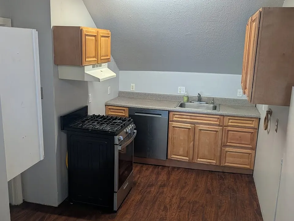 22-24 Prince St #3