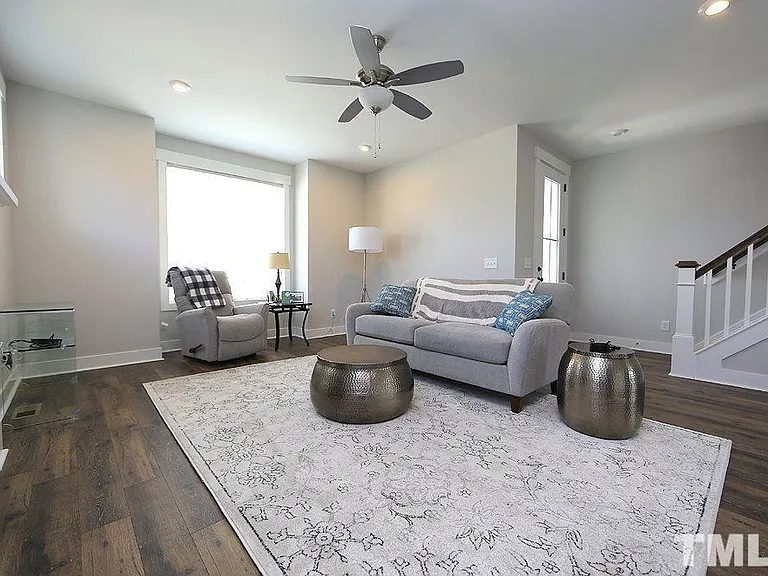1637 Tunnel St — Photo 4
