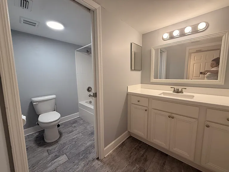 100 Boardwalk Dr #824 — Photo 12