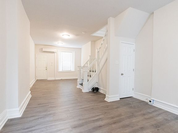 3rd image of 2208 W Oakdale St #Pa017401
