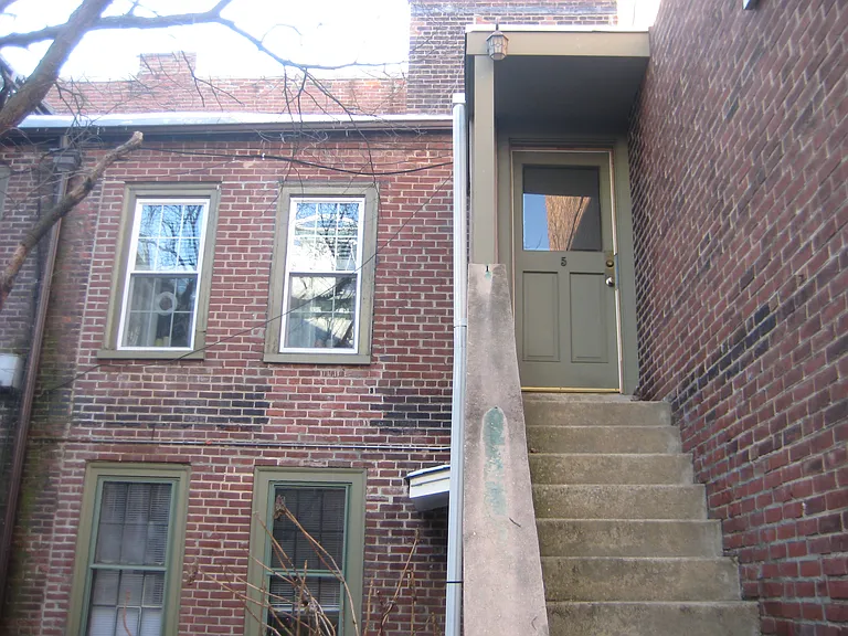 1717 Green St #5 — Photo 2