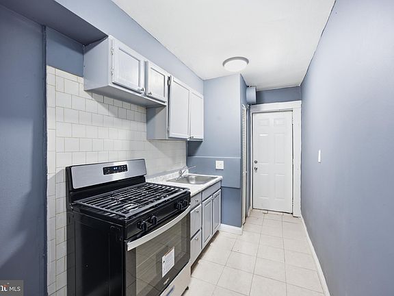 4th image of 905 19th St NE #2