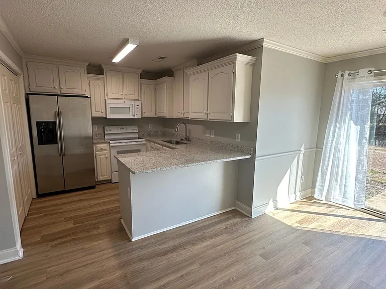 3621 Beacon Dr — Photo 7