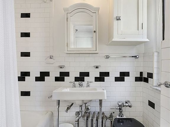 4th image of 457 W 57th St #712