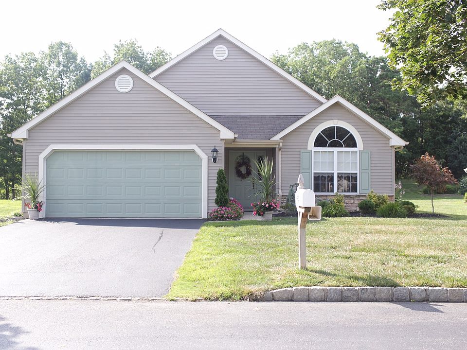 1st image of 195 Skyline Dr