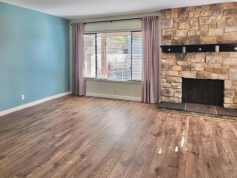 Building Photo - 8396 Sunbeam Cir