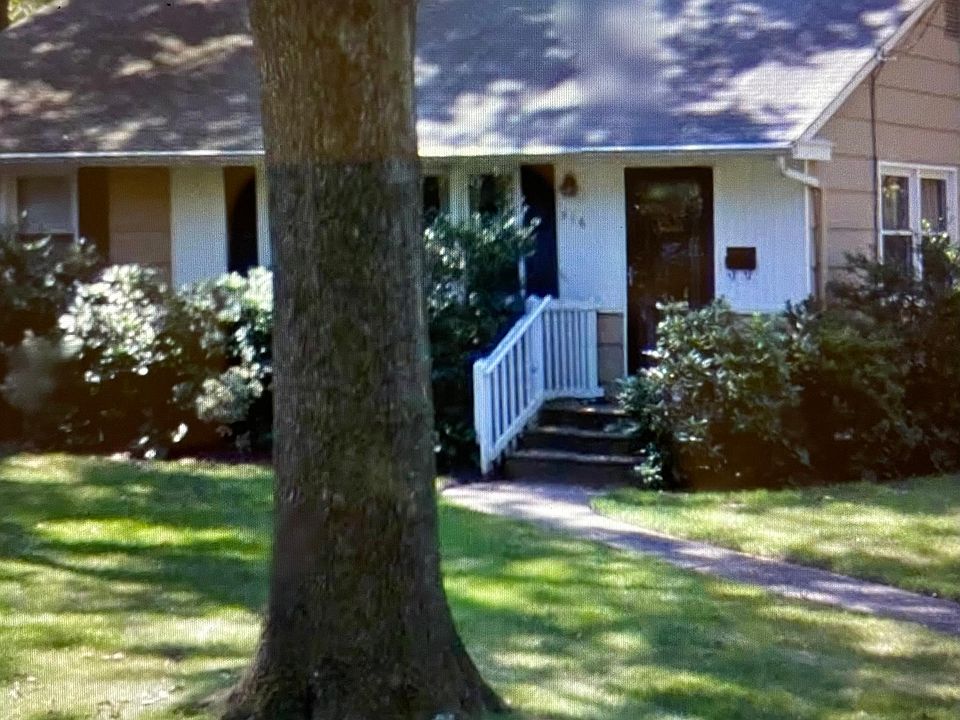 1st image of 316 Longwood Dr