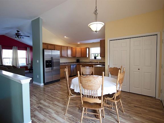 3rd image of 70 W Dooley Ln