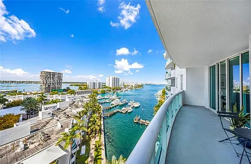7910 Harbor Island Dr Photo 1