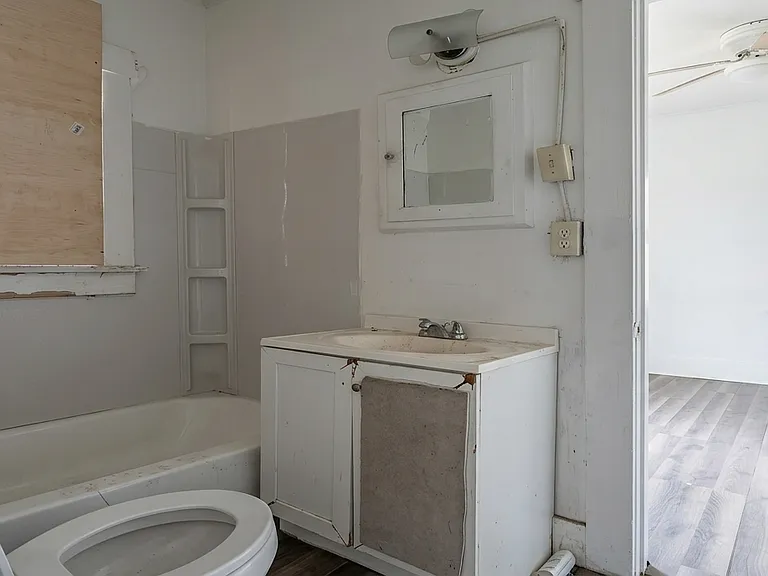830 E Rogers Ave — Photo 7