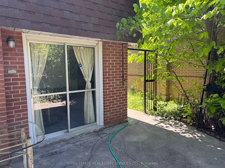 134 Angus Dr — Photo 12