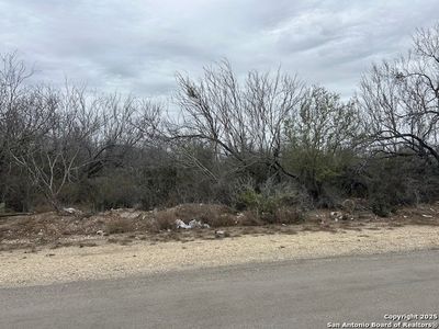 327 E EVLYN ST LOT 9 &10, La Pryor, TX, 78872