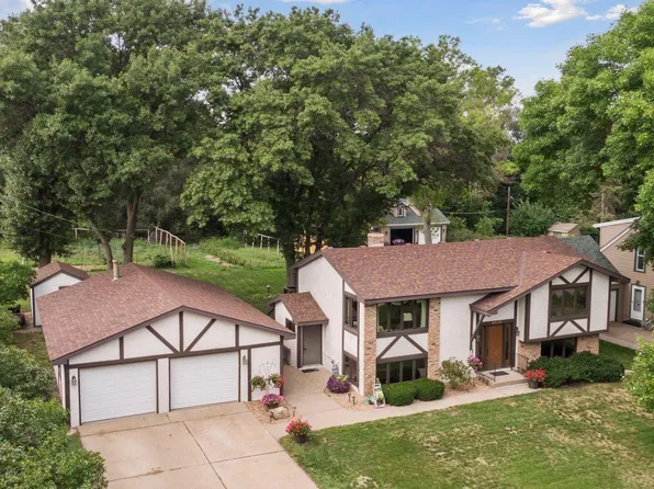 6534 Oakley Dr NE, Fridley, MN 55432