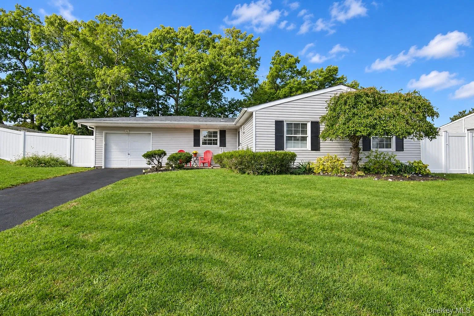 4 bed, 2.0 bath, 1320 sqft, $4,500 — Photo 1