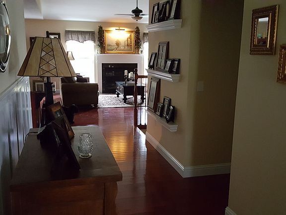 2nd image of 16944 Meadow Creek Dr