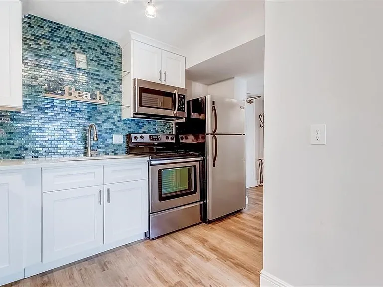 51 Island Way #104 — Photo 13
