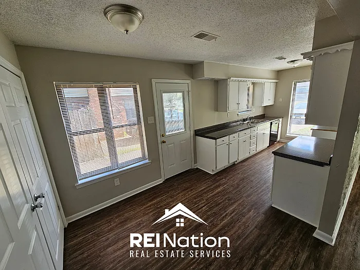 3 bed, 2.0 bath, 1571 sqft, $1,475 — Photo 4