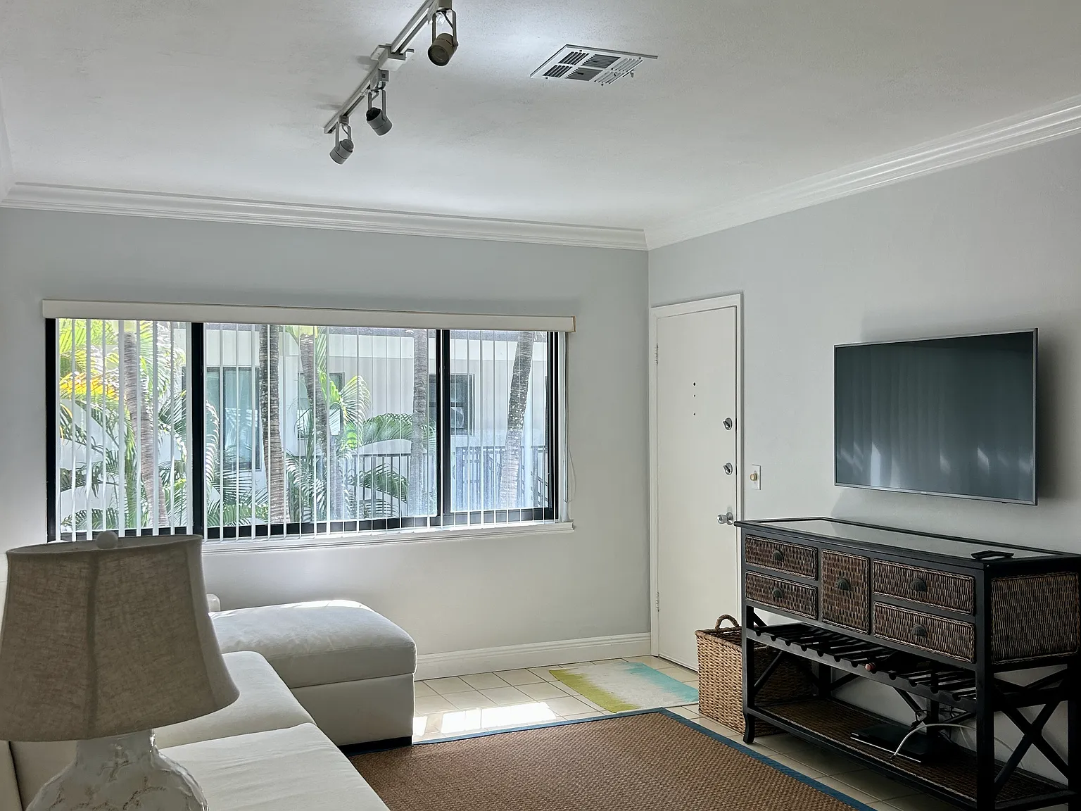 1 bed, 700 sqft, $7,000 — Photo 3