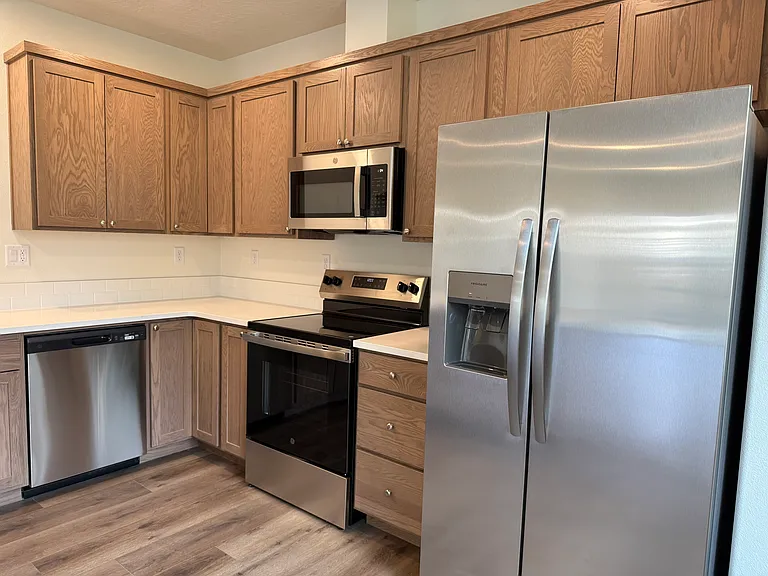 Brosterhous Townhomes — Photo 18