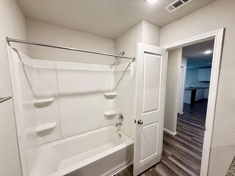 10310 Waverunner — Photo 13