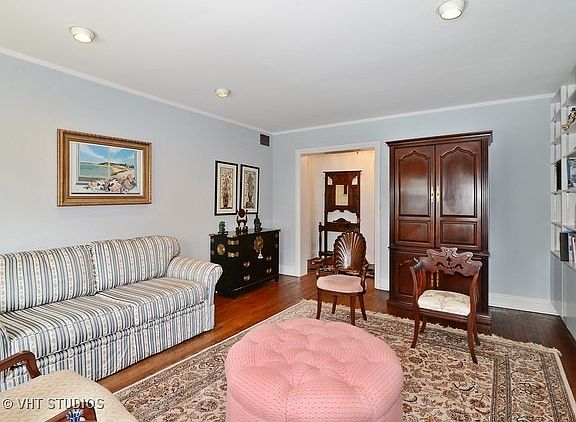 4th image of 210 E Pearson St APT 13C