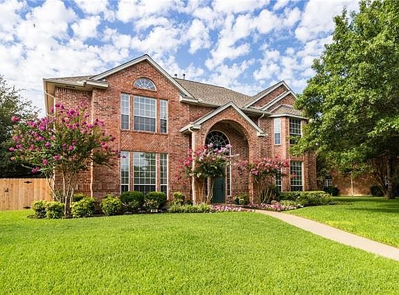 2nd image of 812 Newport Way