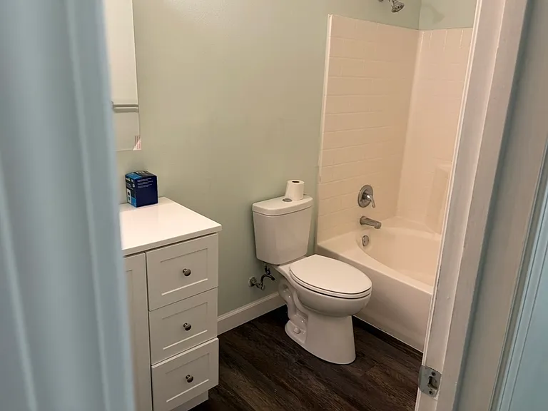309 W Hickory St #A — Photo 4