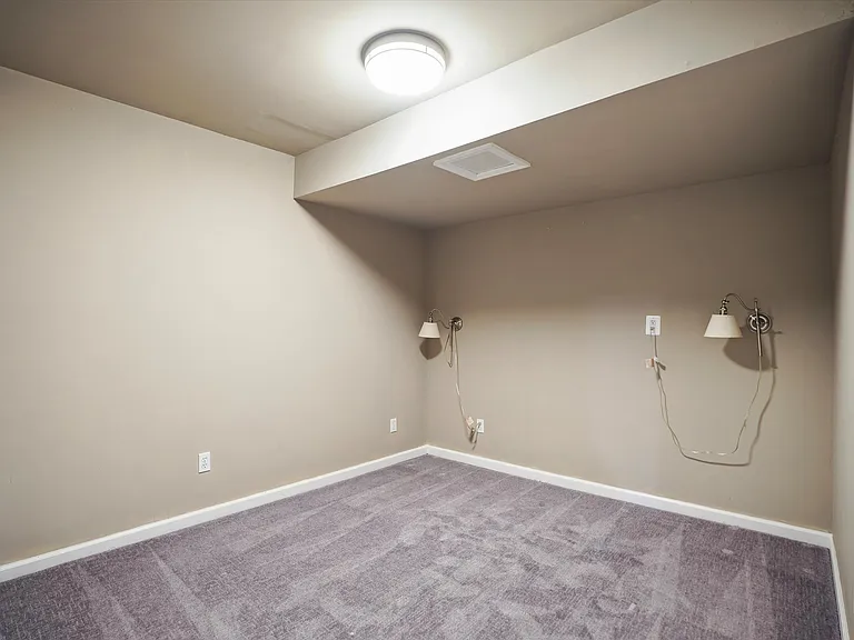 405 Joshua Ct — Photo 5