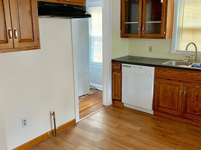 Kitchen with dishwasher