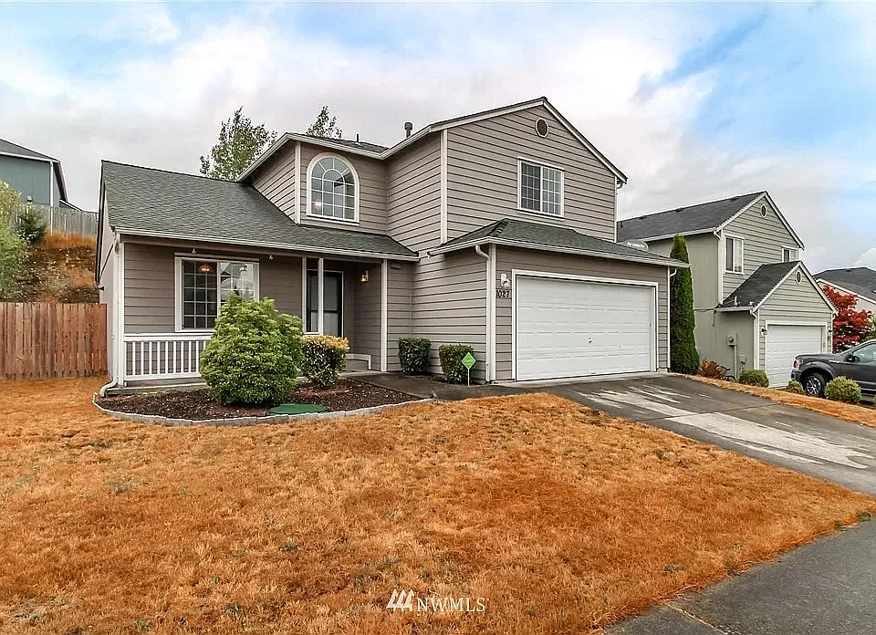 1027 Nepean Dr SE