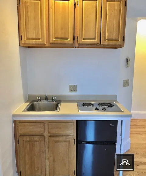 1079 Beacon St #12 — Photo 3