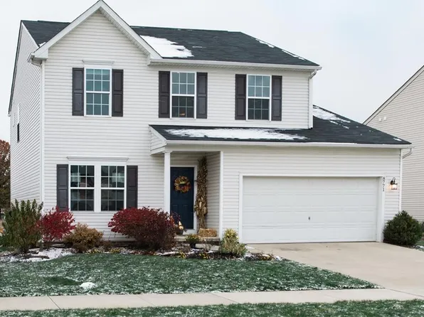 8771 Ashton Place Dr, North Ridgeville, OH 44039
