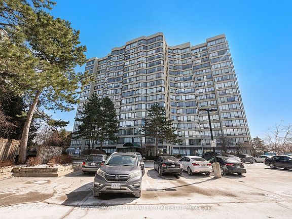 4th image of 26 Hanover Rd #1012