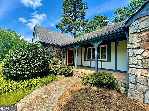 4th image of 11 Cumberland Dr SE