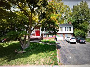 265 W Clinton Ave, Tenafly, NJ 07670