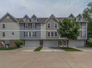 5561 Kenton Ln, Johnston, IA 50131