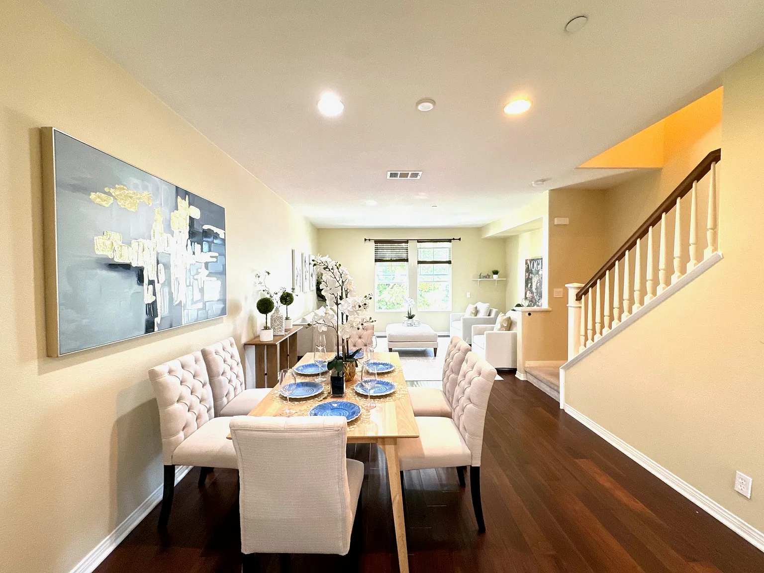 3 bed, 3.5 bath, 1669 sqft, $4,390 — Photo 3