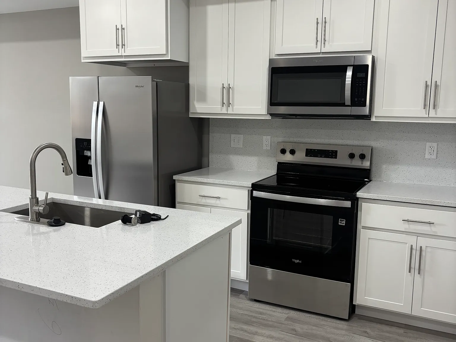4 bed, $3,000 — Photo 3