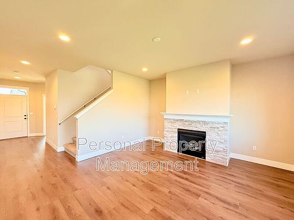 4th image of 8728 N 1st St