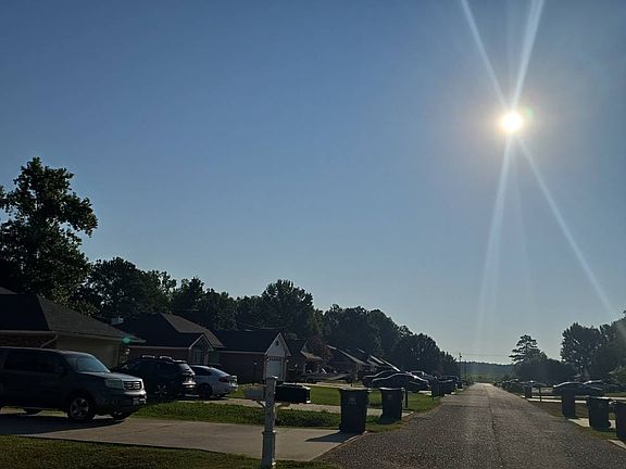 5th image of 436 Red Oak Ln