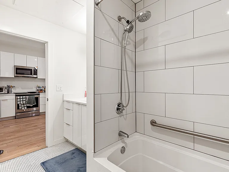 71 Richmond St #4B — Photo 17