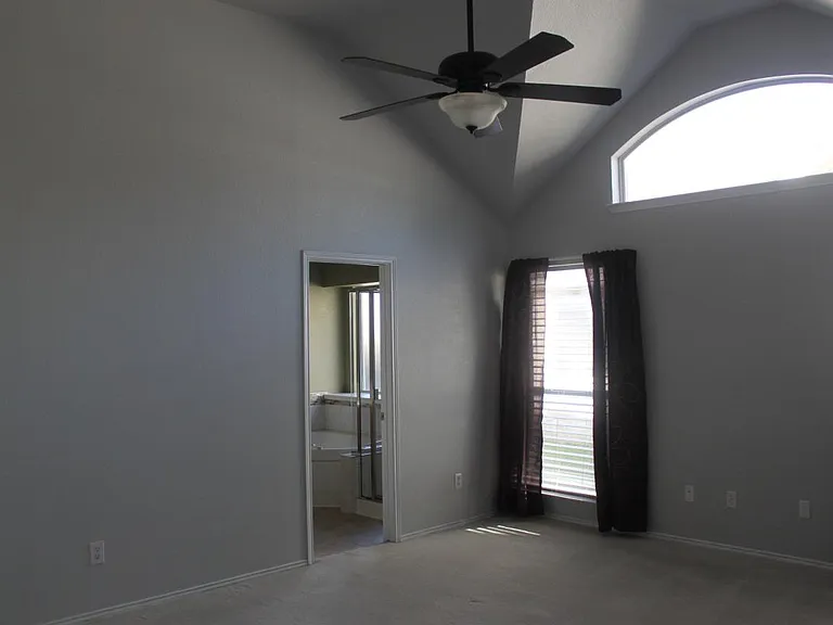 1556 Bastrop Dr — Photo 16